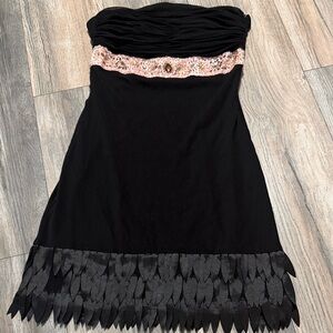 Studio Elegant Black Strapless Dress with Pink Accents